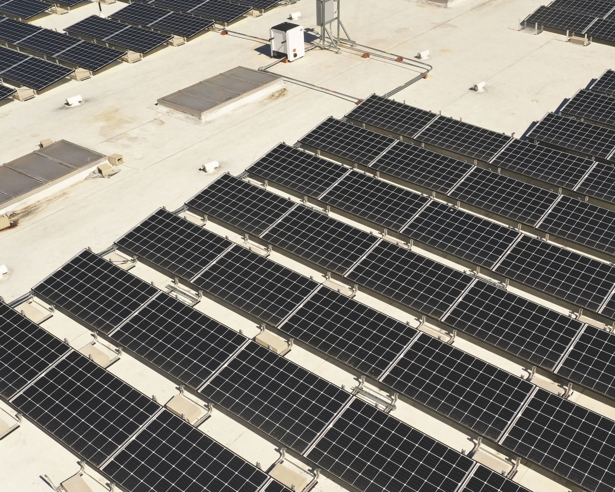 close-up-of-low-impact-solar-racking-for-roof