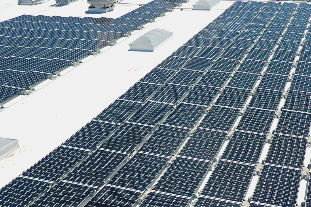 close-up-of-solar-roof-on-a-building
