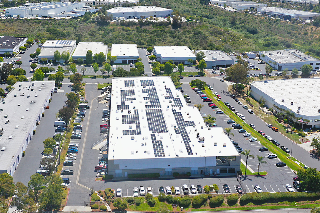 eva-rents-roof-space-in-vista