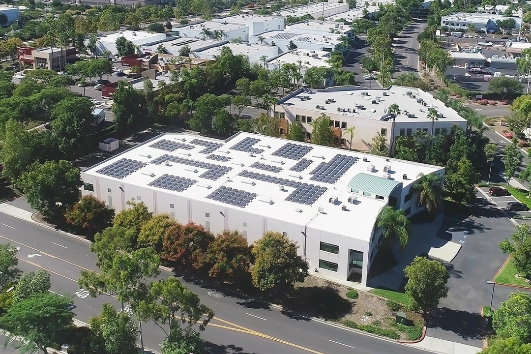 pv-on-top-of-an-office-building