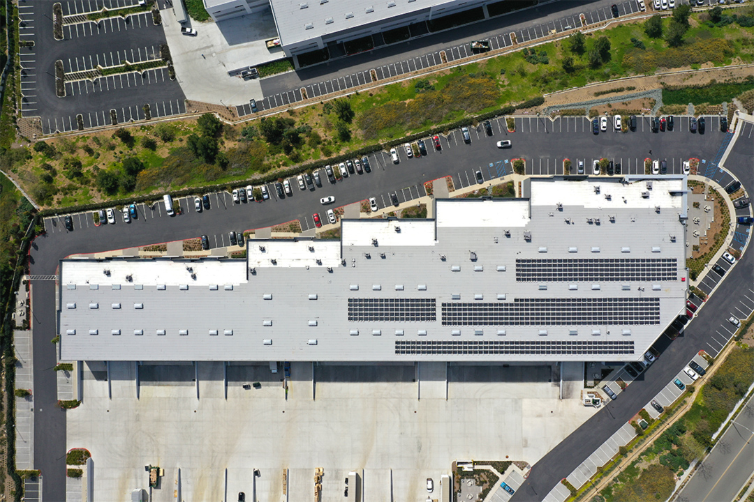 solar-roof-at-whiptail-property